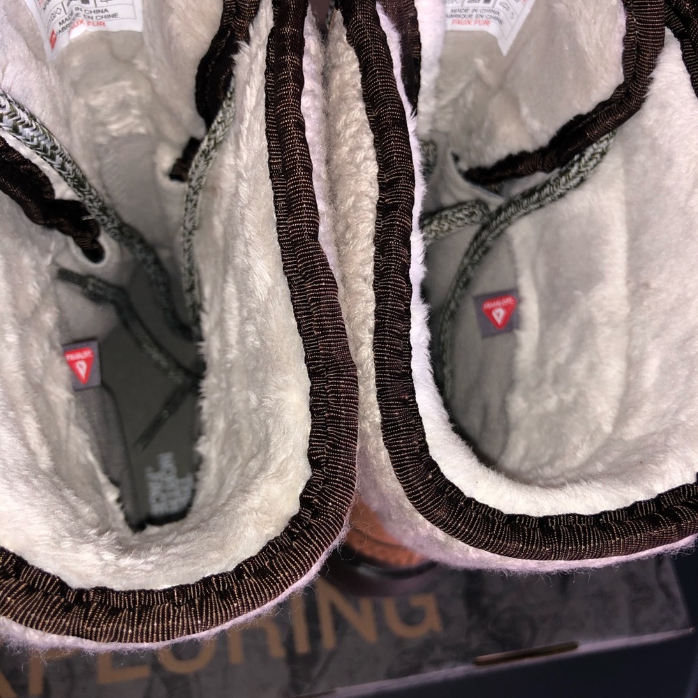 The NorthFace Shellista Waterproof Insulated Boots - Picture 5 of 8